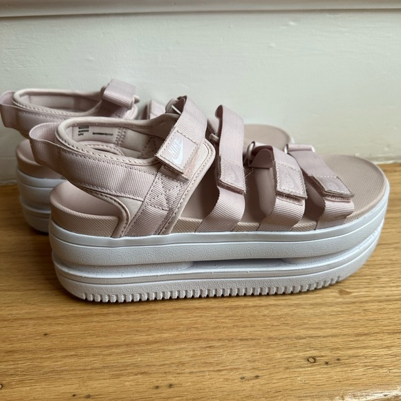 Nike Icon Classic Sandals - Picture 1 of 4